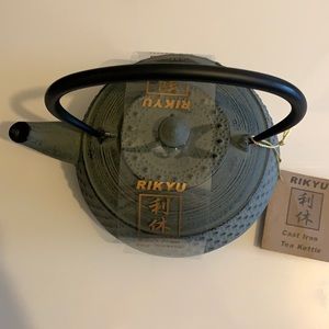 ADORABLE tea kettle NEW WITH TAGS